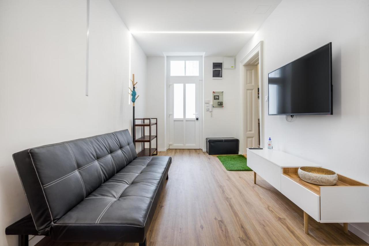 Bpr Stylish Vagabond Apartment With Ac Budapest Exteriör bild